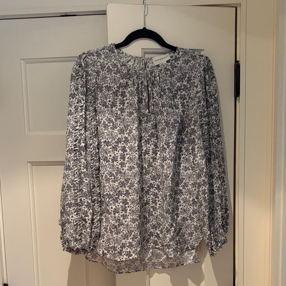 Chic Floral Women's Blouse in Black and White